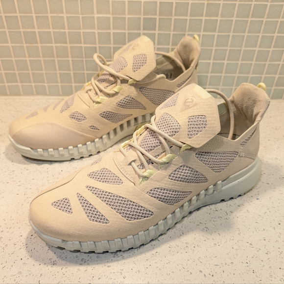 "Like New!" ECCO S.T.1 Hybrid Zipflex Ultralight Low Tex Sneakers, Beige - Picture 8 of 14
